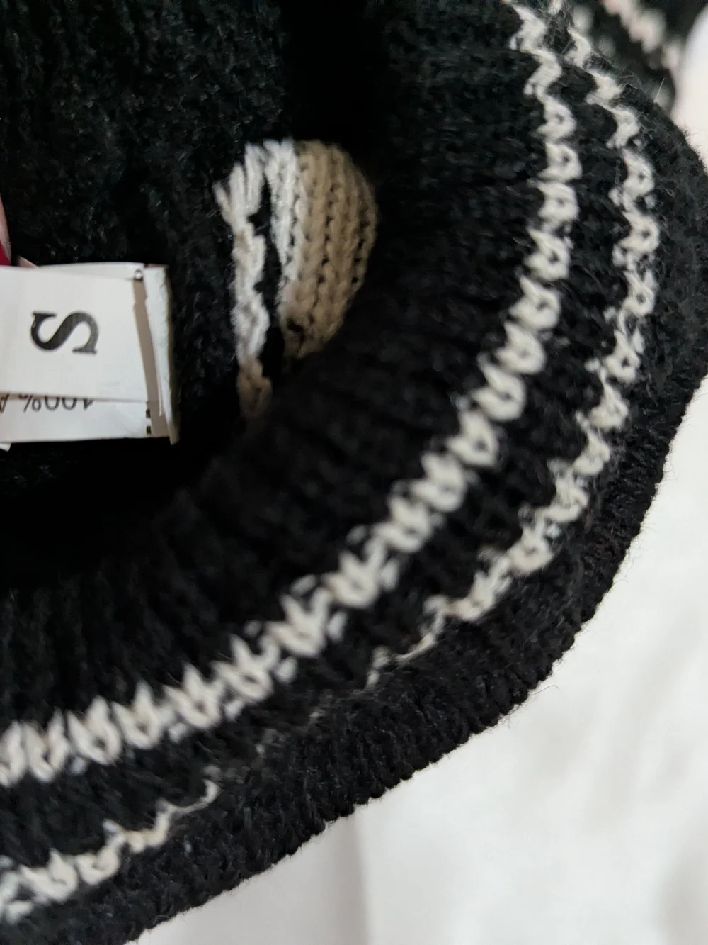 Black Skull Knit Dog Sweater - Design